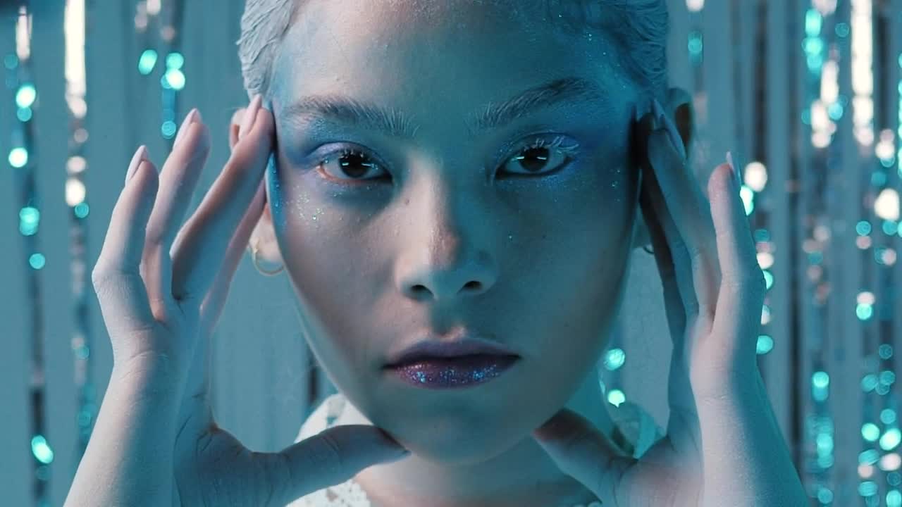 Stock Video Model With Conceptual Winter Fashion Makeu Animated Wallpaper