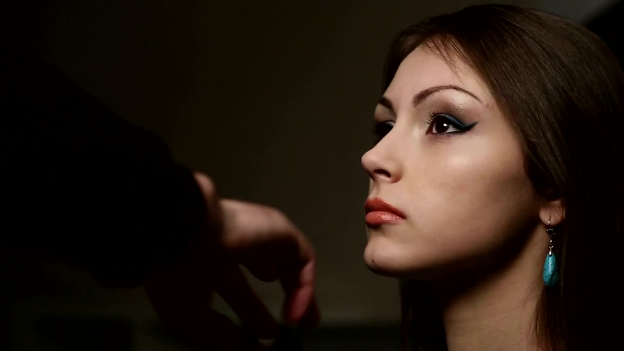 Stock Video Model Getting Her Makeup Don Animated Wallpaper