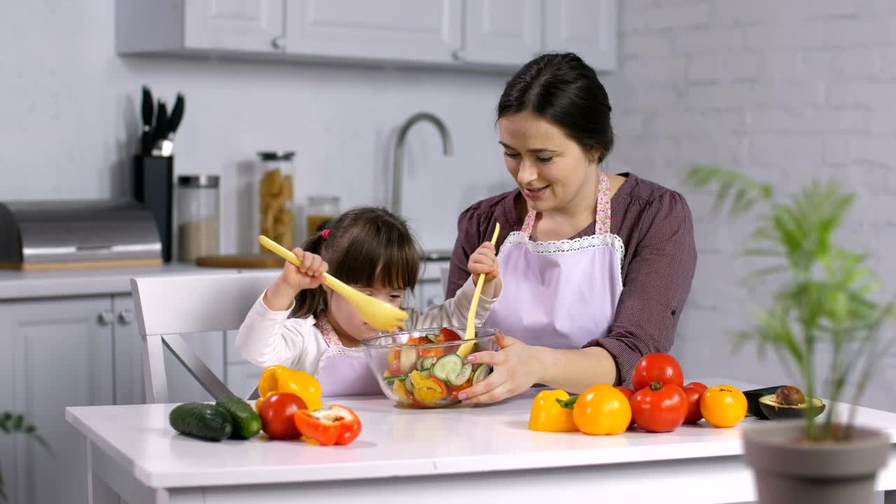 Stock Video Mixing Vegetables In The Kitche Animated Wallpaper