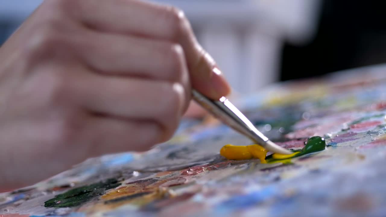 Stock Video Mixing Paints On A Palett Animated Wallpaper