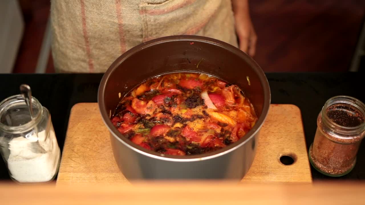 Stock Video Mixing A Vegetable Sou Animated Wallpaper