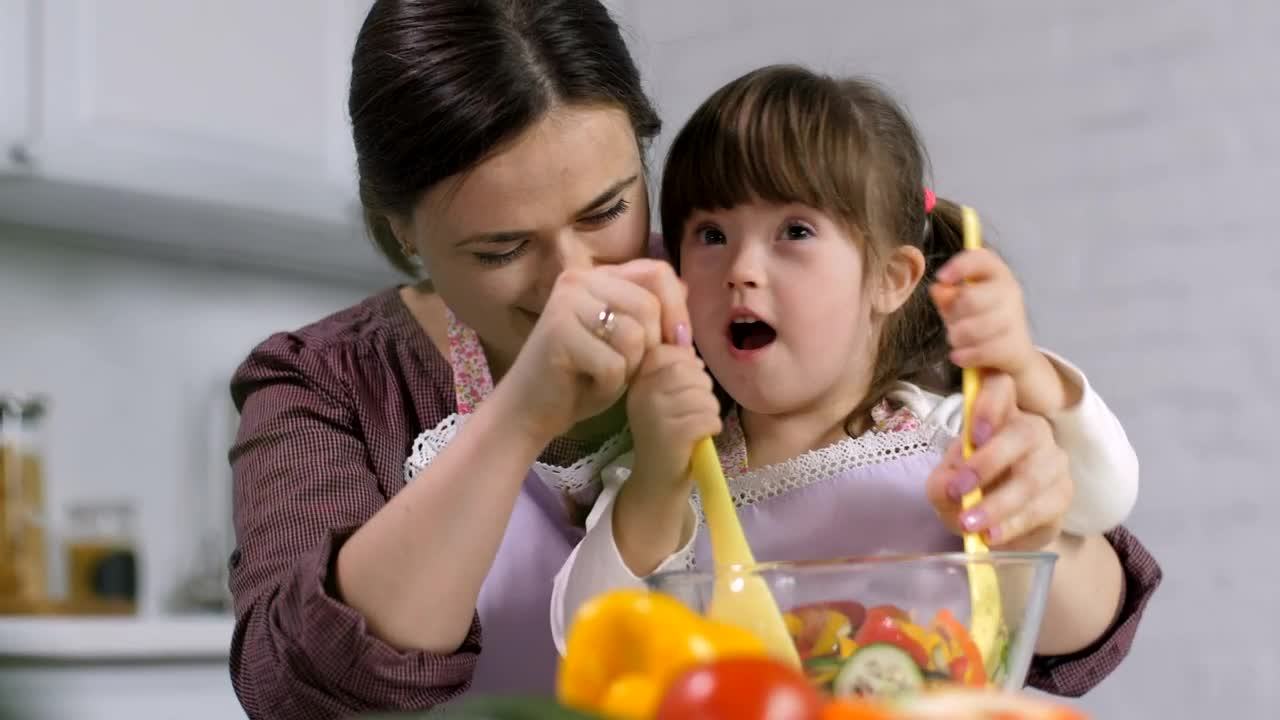 Stock Video Mixing A Salad Togethe Animated Wallpaper