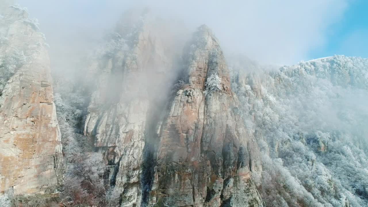 Stock Video Mist Covering A Snow Topped Mountai Animated Wallpaper