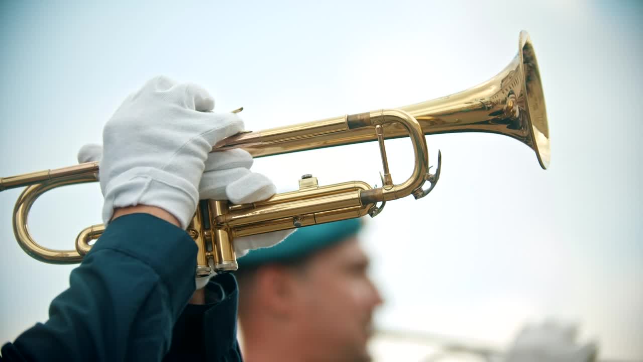 Stock Video Military Personal Playing The Trumpe Animated Wallpaper