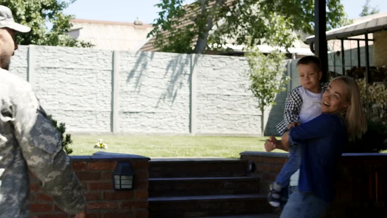 Stock Video Military Man Returning Hom Animated Wallpaper