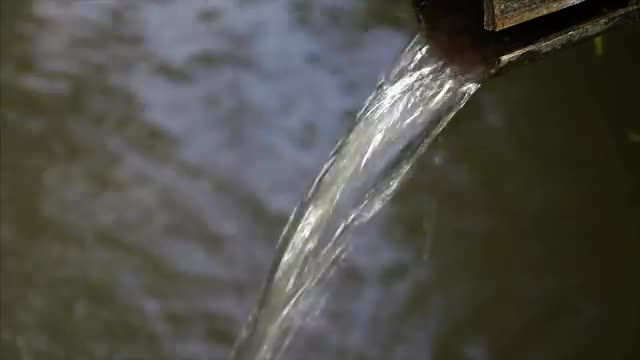 Stock Video Metal Water Fountain In A Large Pond Sma Animated Wallpaper