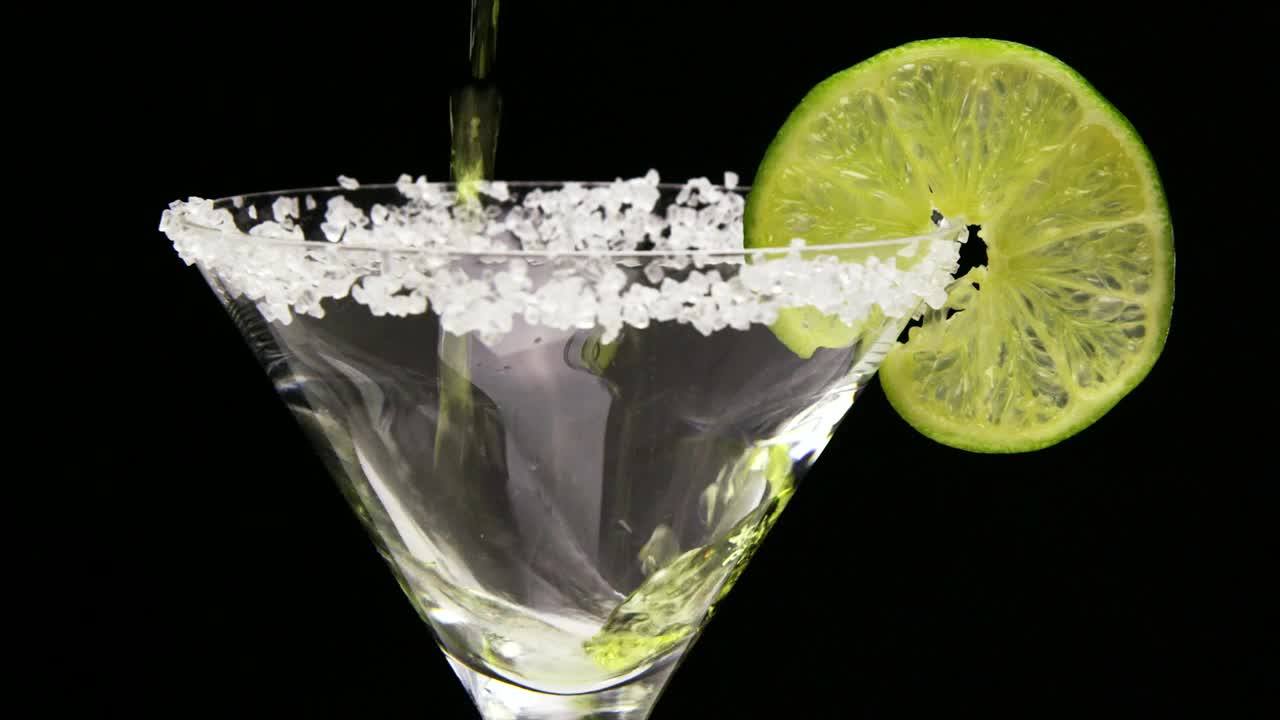 Stock Video Margarita Glass With Sal Animated Wallpaper