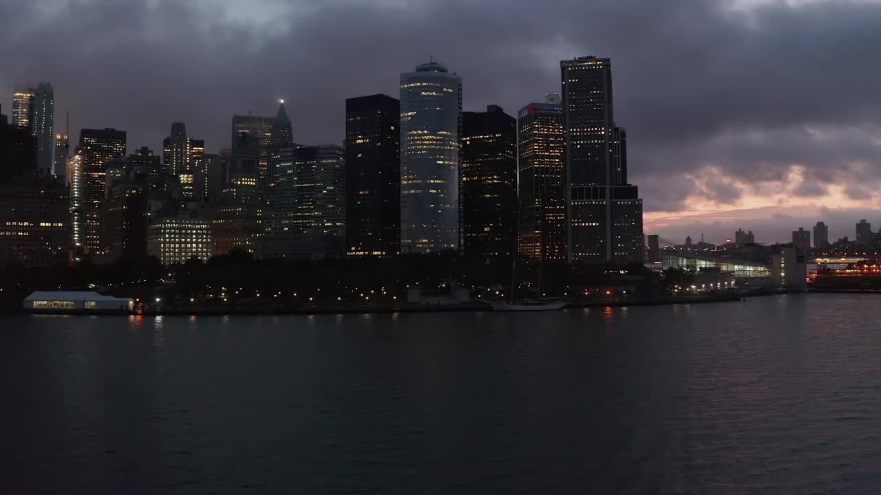 Stock Video Manhattan Skyline View Over The Water At Nigh Animated Wallpaper