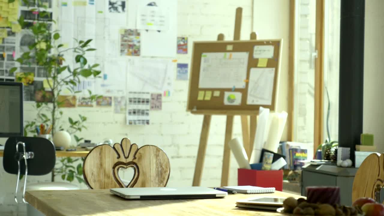 Stock Video Man With Glasses Doing Home Offic Animated Wallpaper