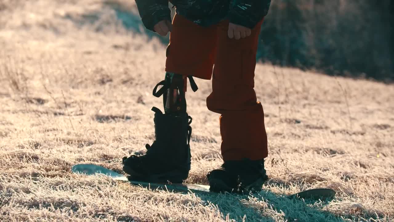 Stock Video Man With A Disability Trying To Do Snowboar Animated Wallpaper