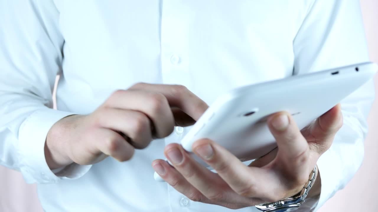 Stock Video Man Using Table Animated Wallpaper