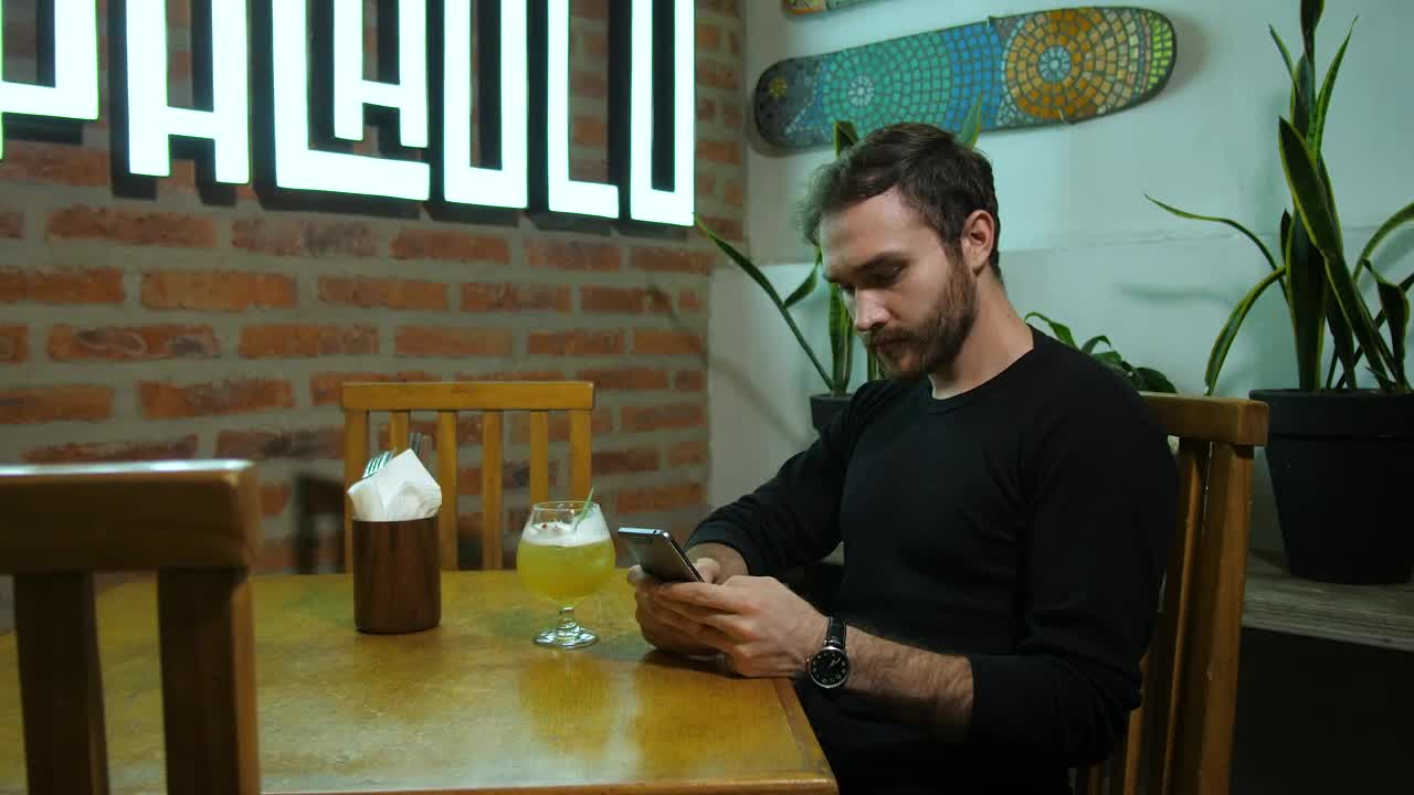 Stock Video Man Texting In A Ba Animated Wallpaper
