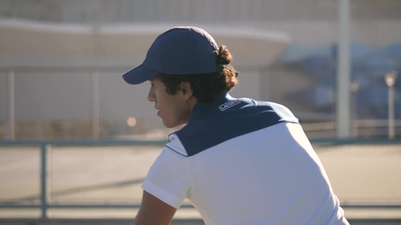 Stock Video Man Serving Tennis Bal Animated Wallpaper