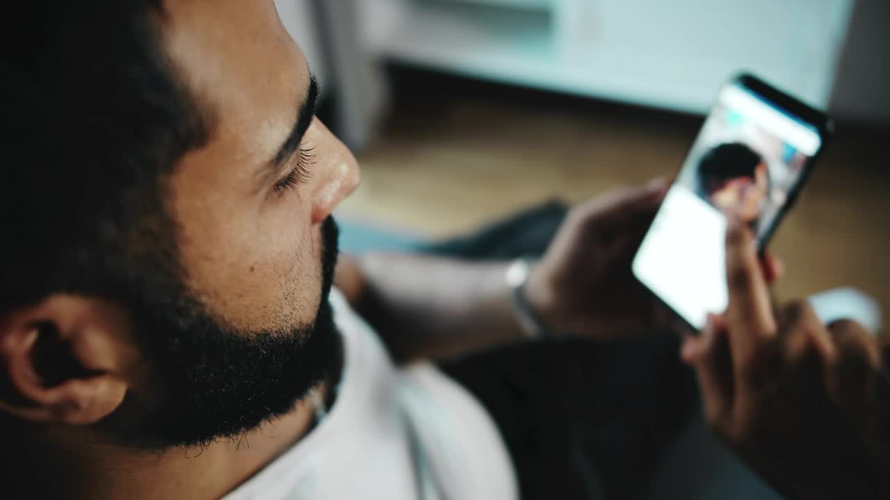Stock Video Man Scrolling A Social Media Ap Animated Wallpaper