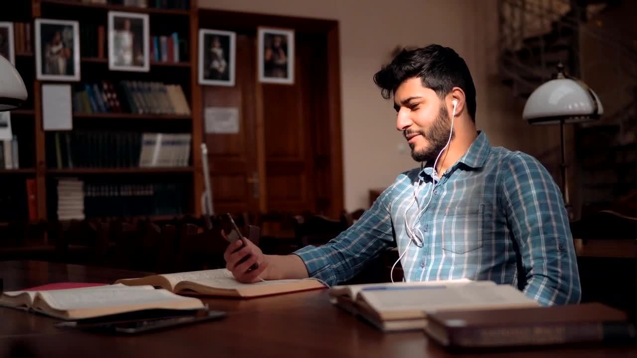 Stock Video Man Says Hello On Smartphone Video Cal Animated Wallpaper