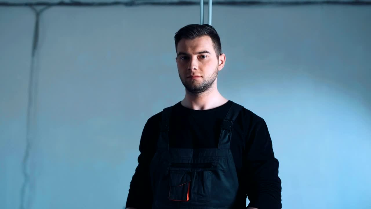 Stock Video Man Putting On Protection And Taking A Sa Animated Wallpaper