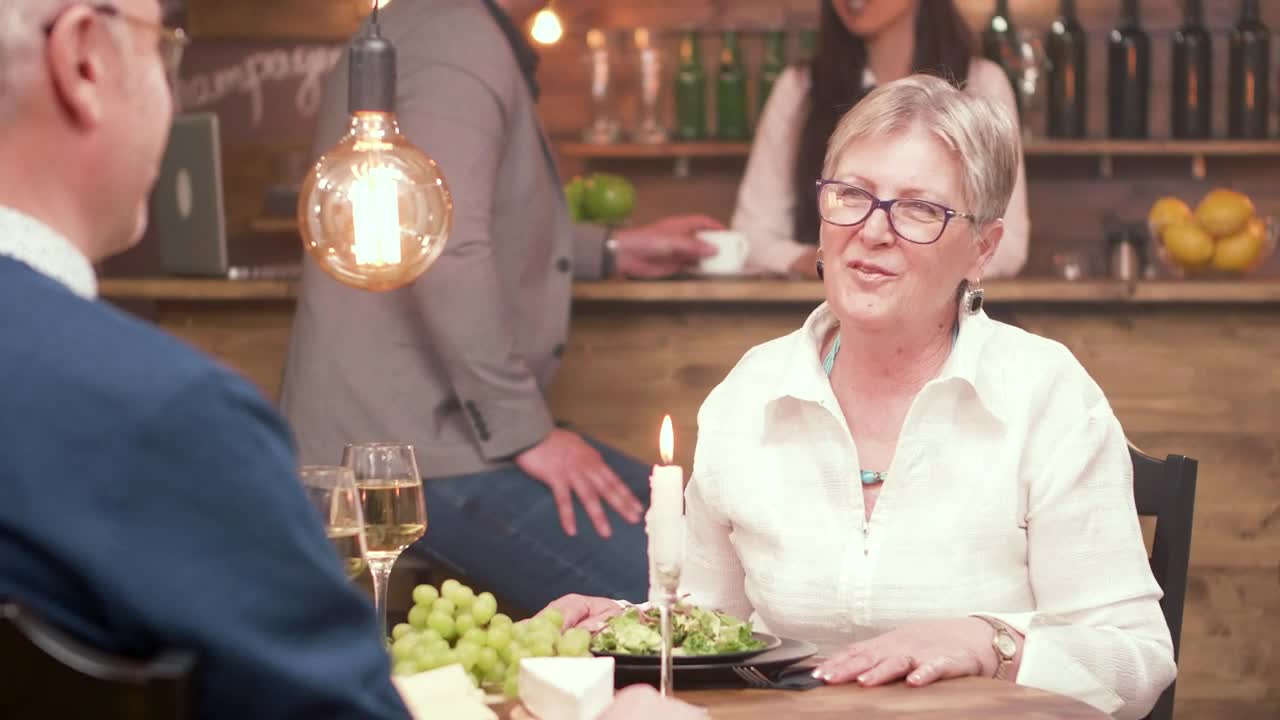 Stock Video Man Proposes Marriage During Romantic Date In Restauran Animated Wallpaper