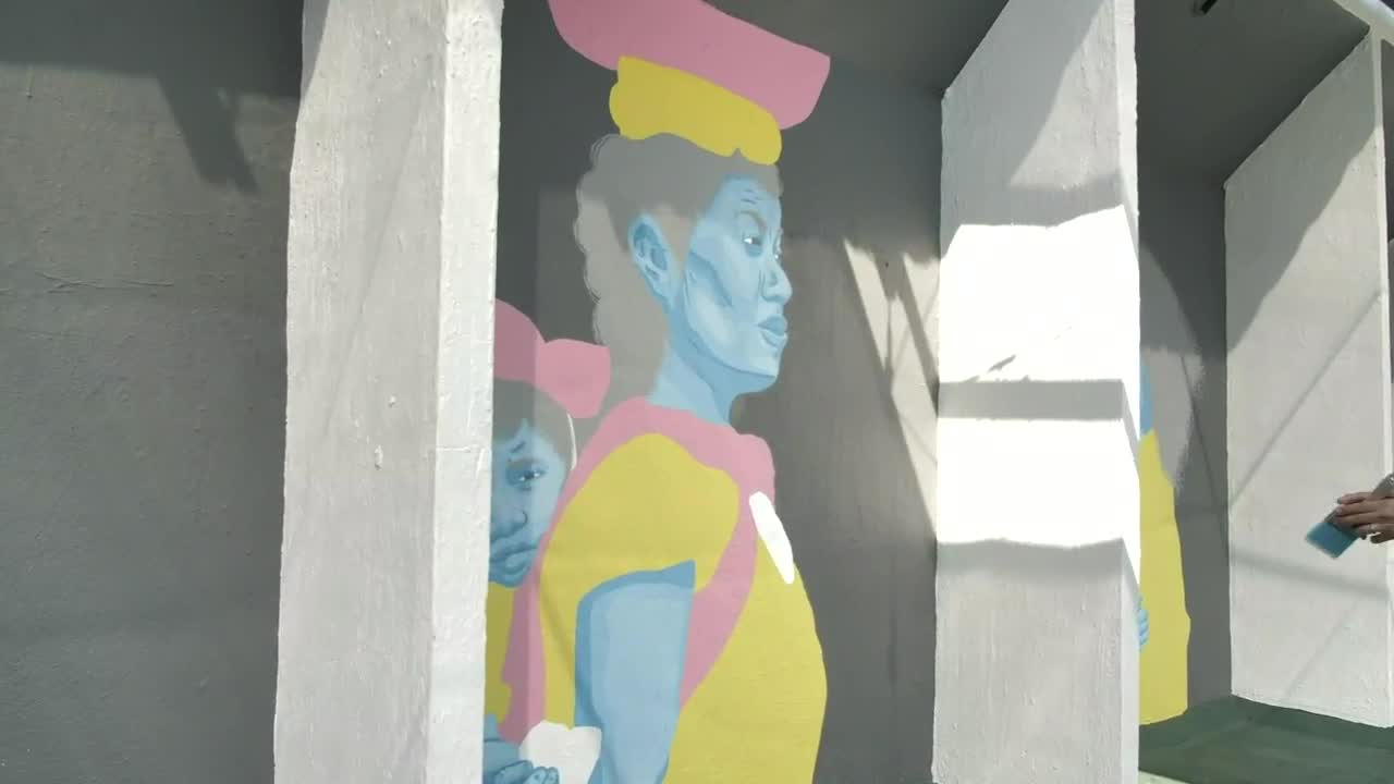 Stock Video Man Painting A Mura Animated Wallpaper