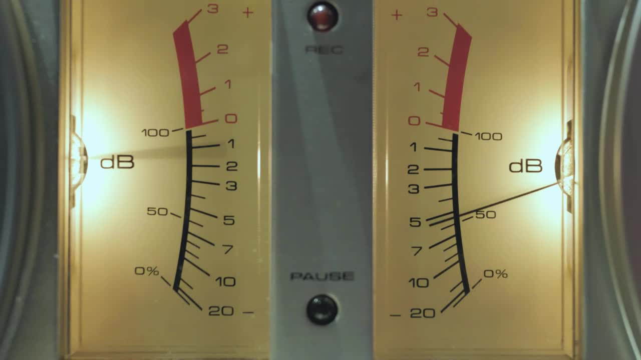 Stock Video Moving Needle On Retro Audio Tape Recorder Live Wallpaper