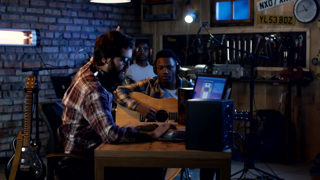 Stock Video Musicians Recording At Home Studio Live Wallpaper