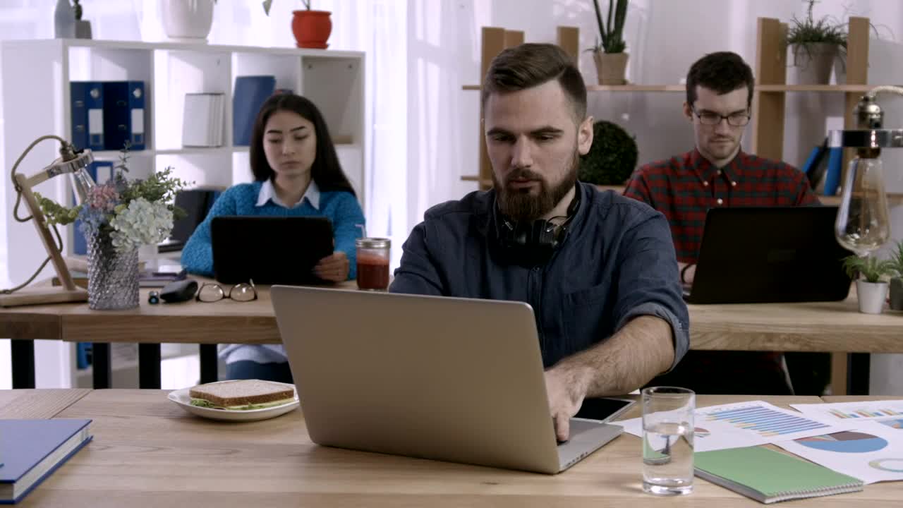 Stock Video Office With People Working On Computers Live Wallpaper