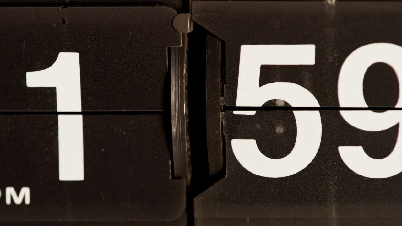 Stock Video Old Analog Clock Changing Time At Live Wallpaper