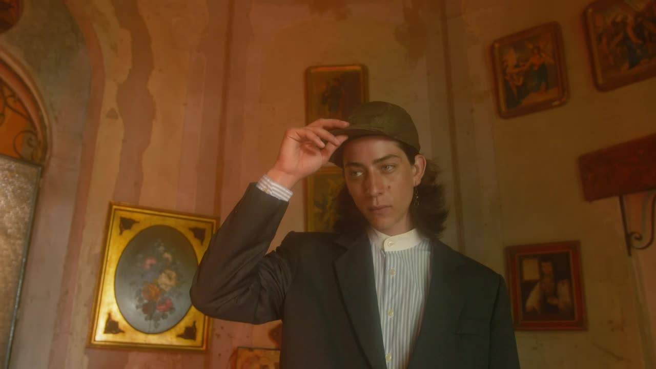 Stock Video Old Fashioned Couple In The Bedroom Live Wallpaper