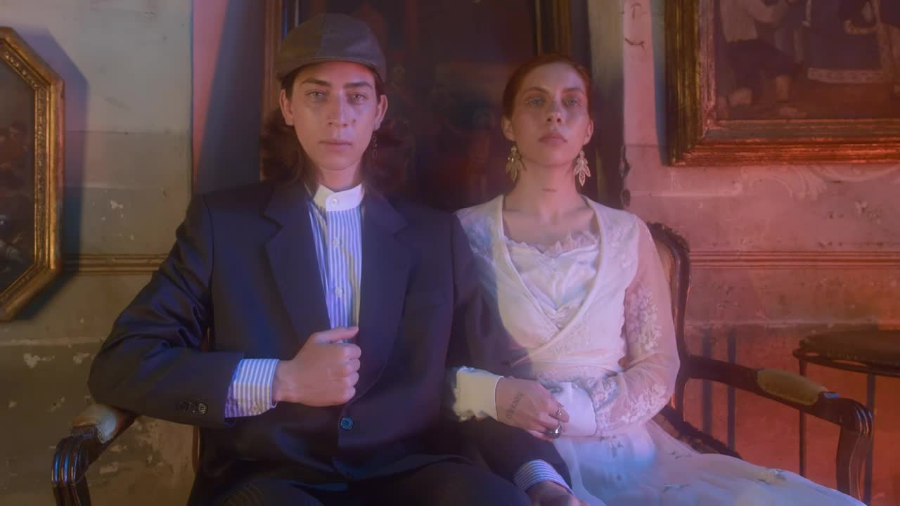 Stock Video Old Fashioned Wedding Couple Portrait Live Wallpaper