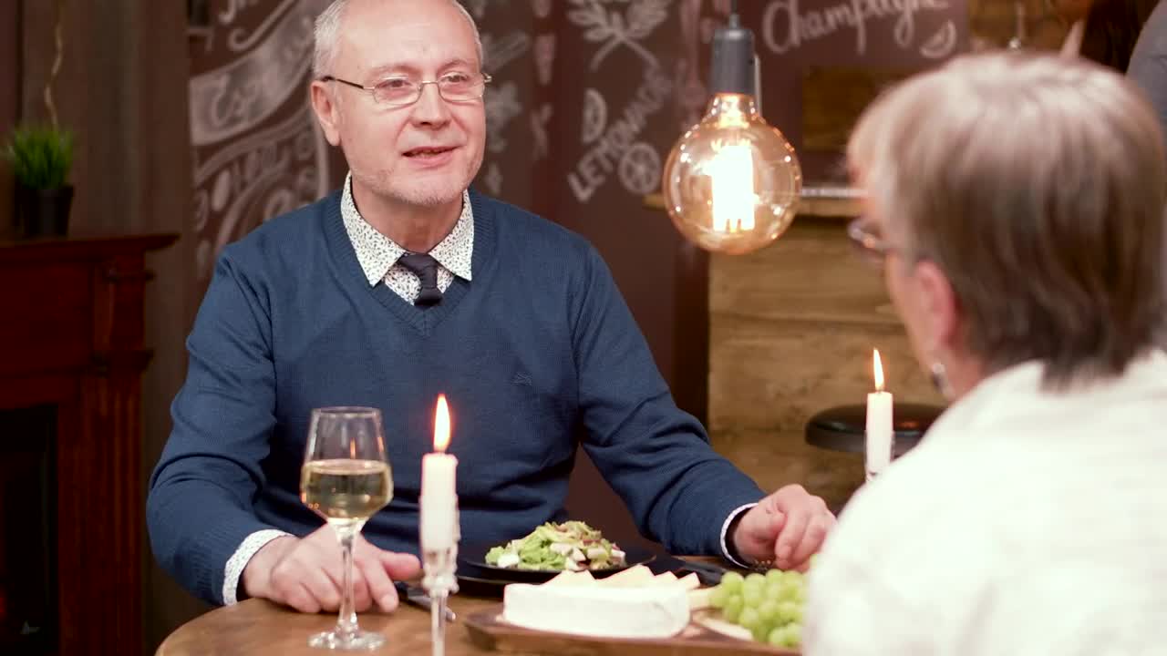 Stock Video Older Man Chats About Wedding And Proposes On Date Live Wallpaper