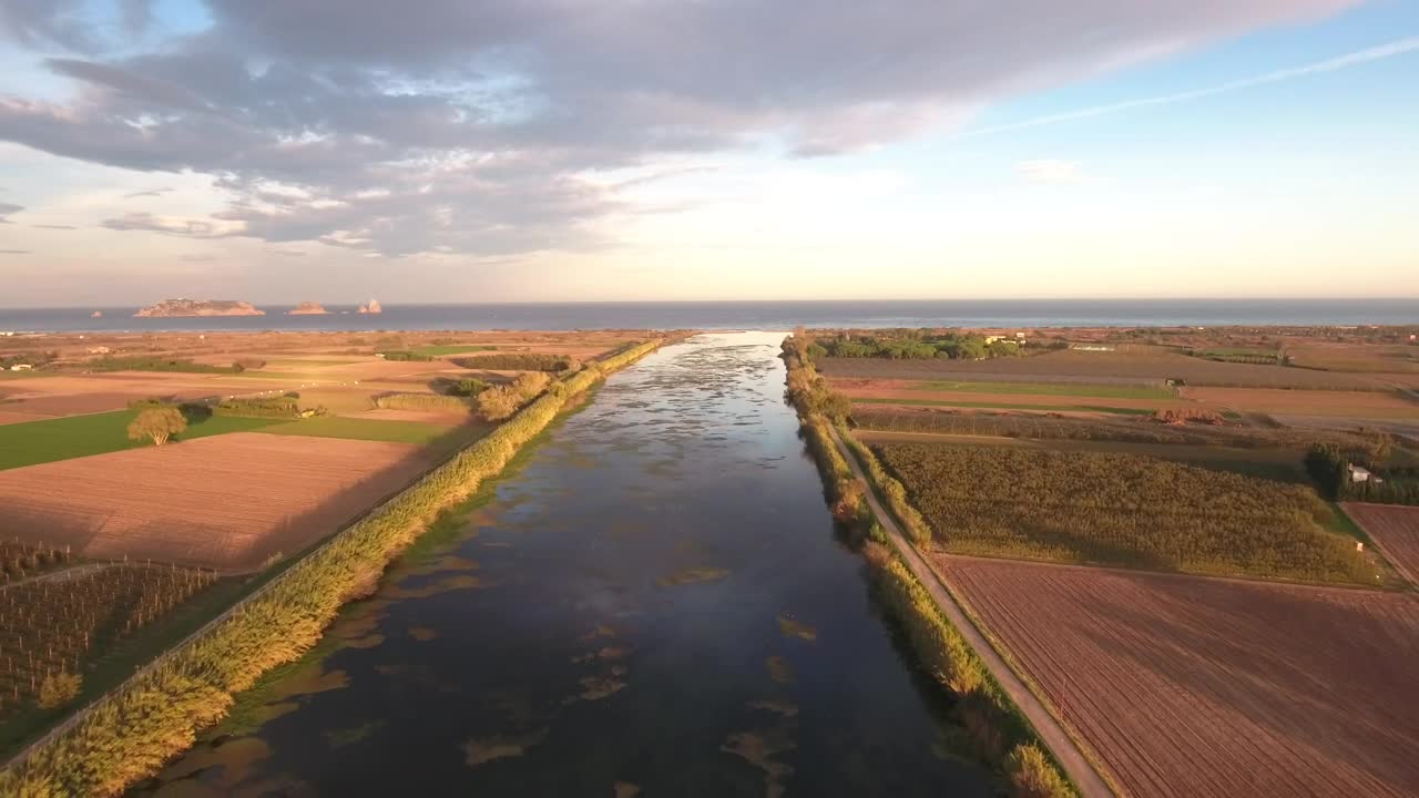Stock Video On A River In An Agricultural Area Live Wallpaper