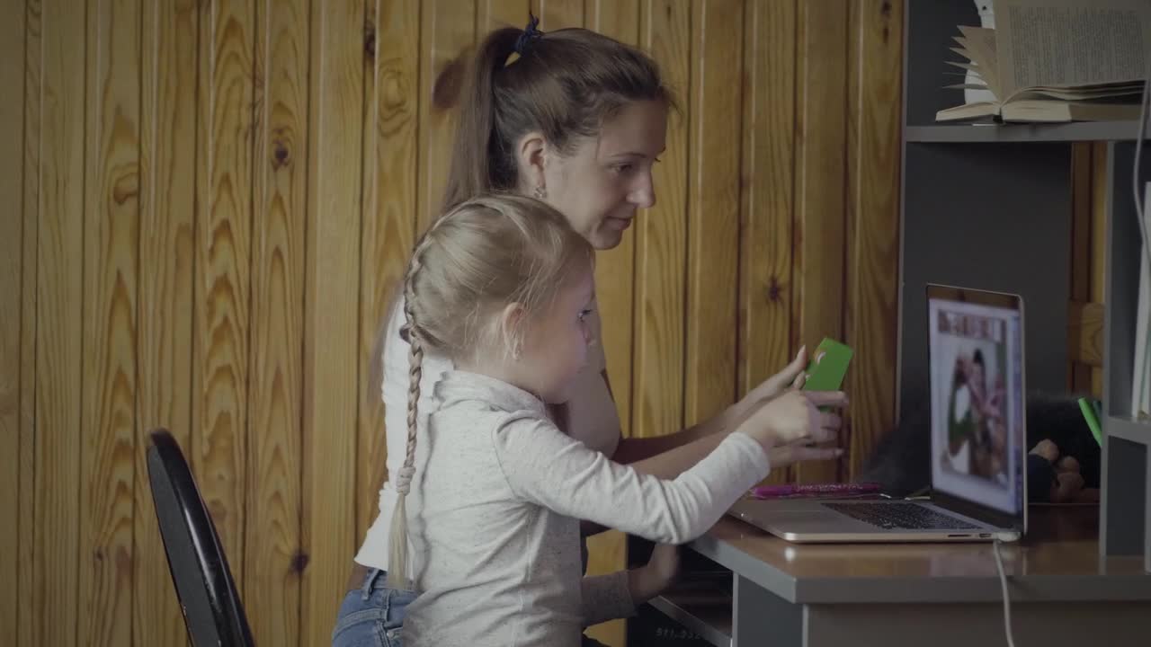 Stock Video Online Education With Parents Live Wallpaper