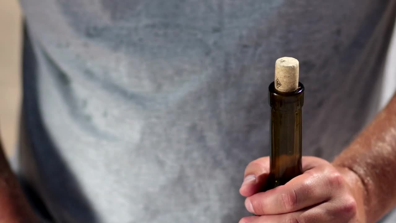 Stock Video Opening A Bottle Of Wine Live Wallpaper