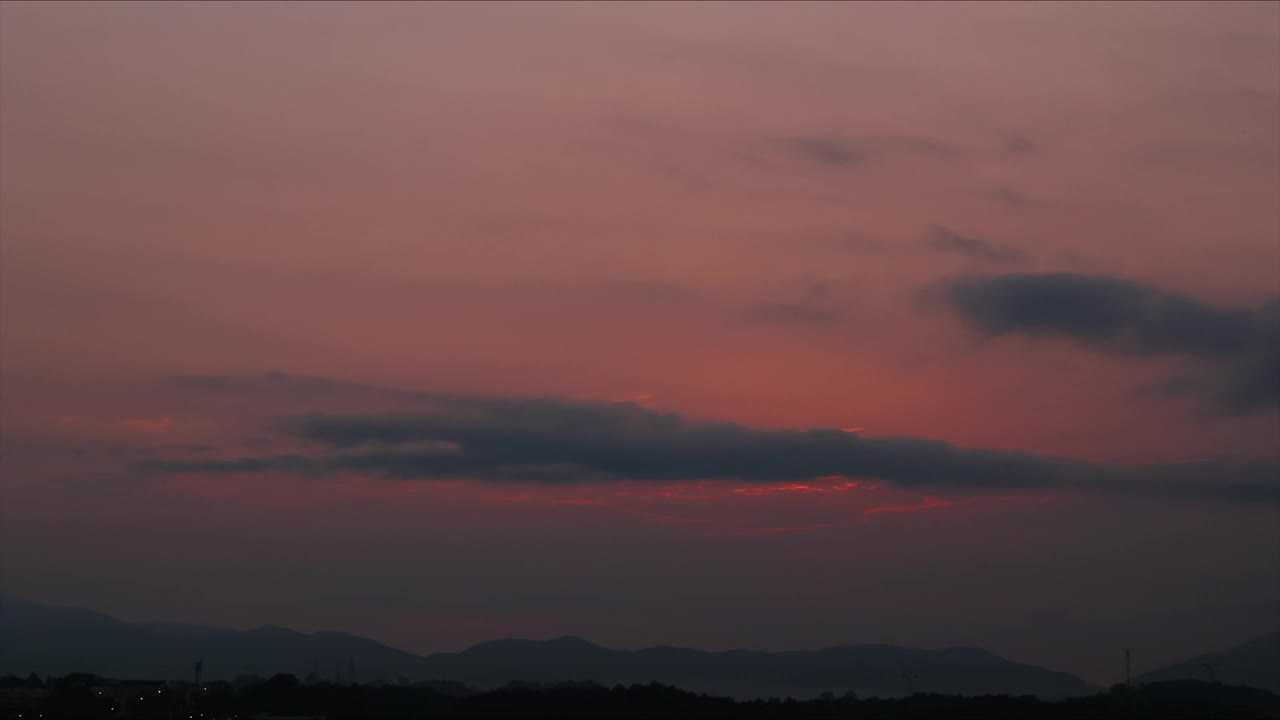 Stock Video Overcast Morning As The Sun Rises Live Wallpaper