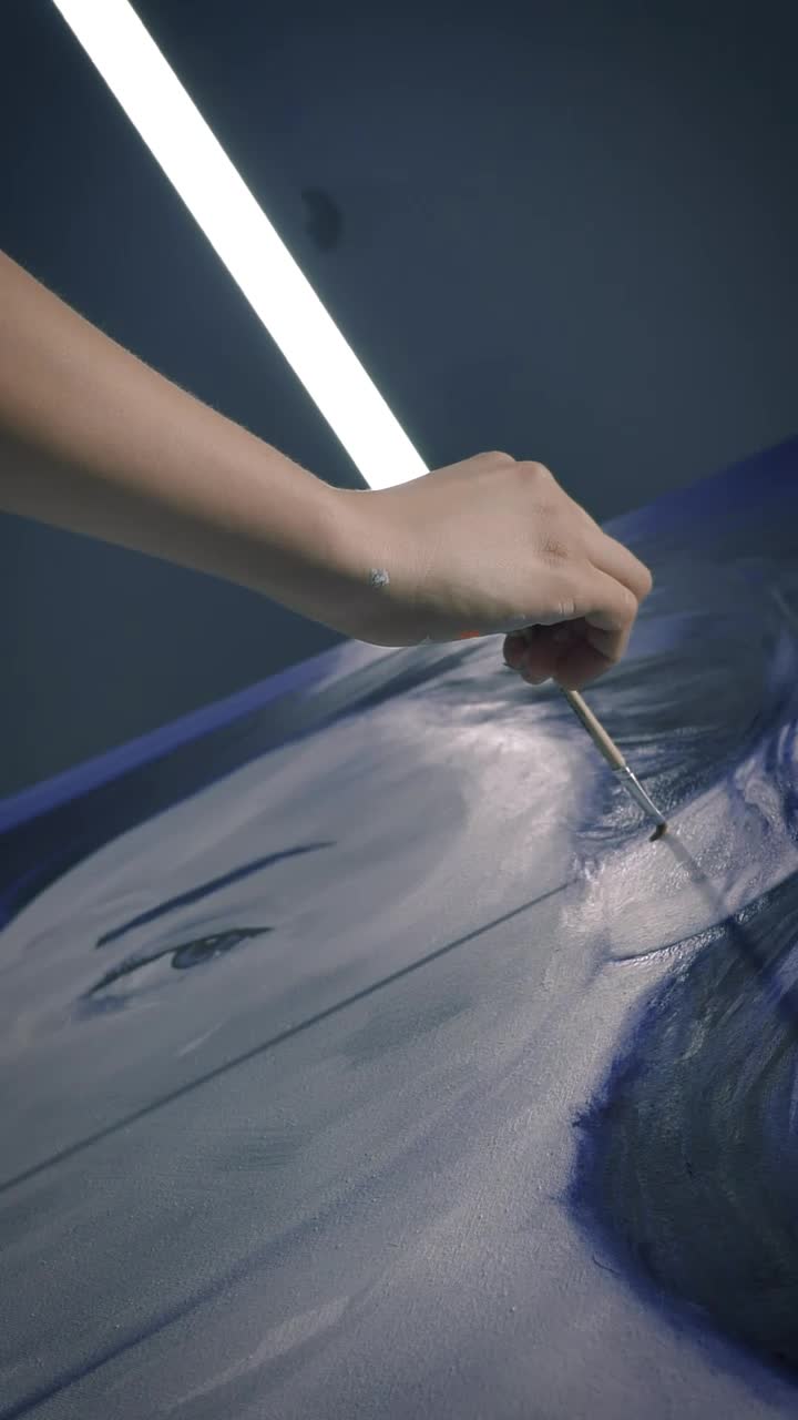 Stock Video Painter Painting An Oil Portrait Live Wallpaper