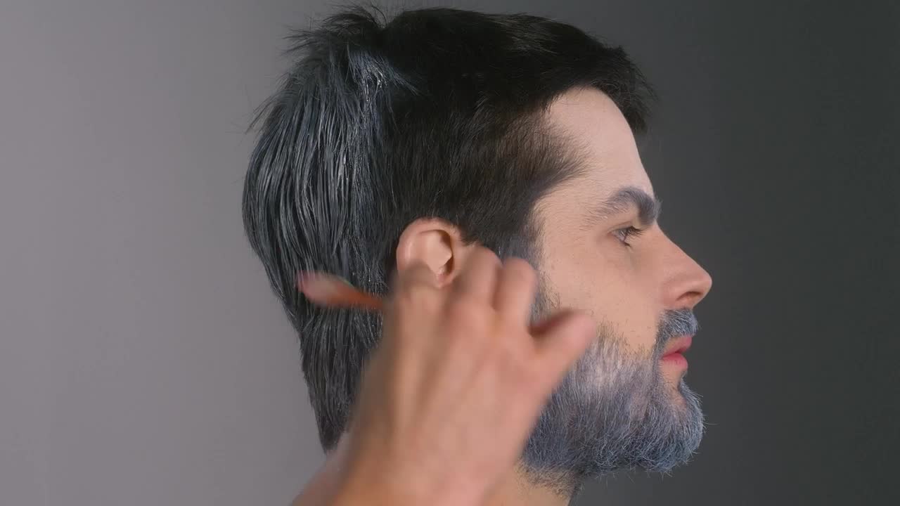 Stock Video Painting A Mans Hair White Winter Style Live Wallpaper