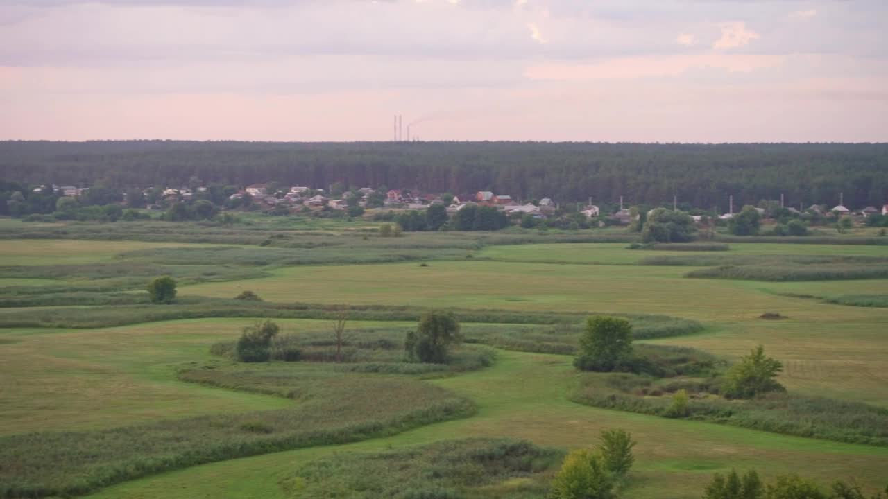 Stock Video Pan Shot Of A Red Luminous Sunset In Nature Live Wallpaper
