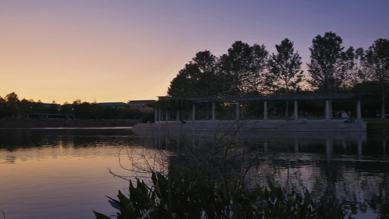 Stock Video Panorama On A Lake During Sunset Live Wallpaper