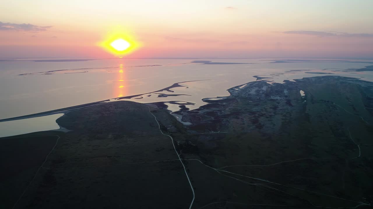Stock Video Panoramic Aerial Shot In The Seashore At Sunset Live Wallpaper