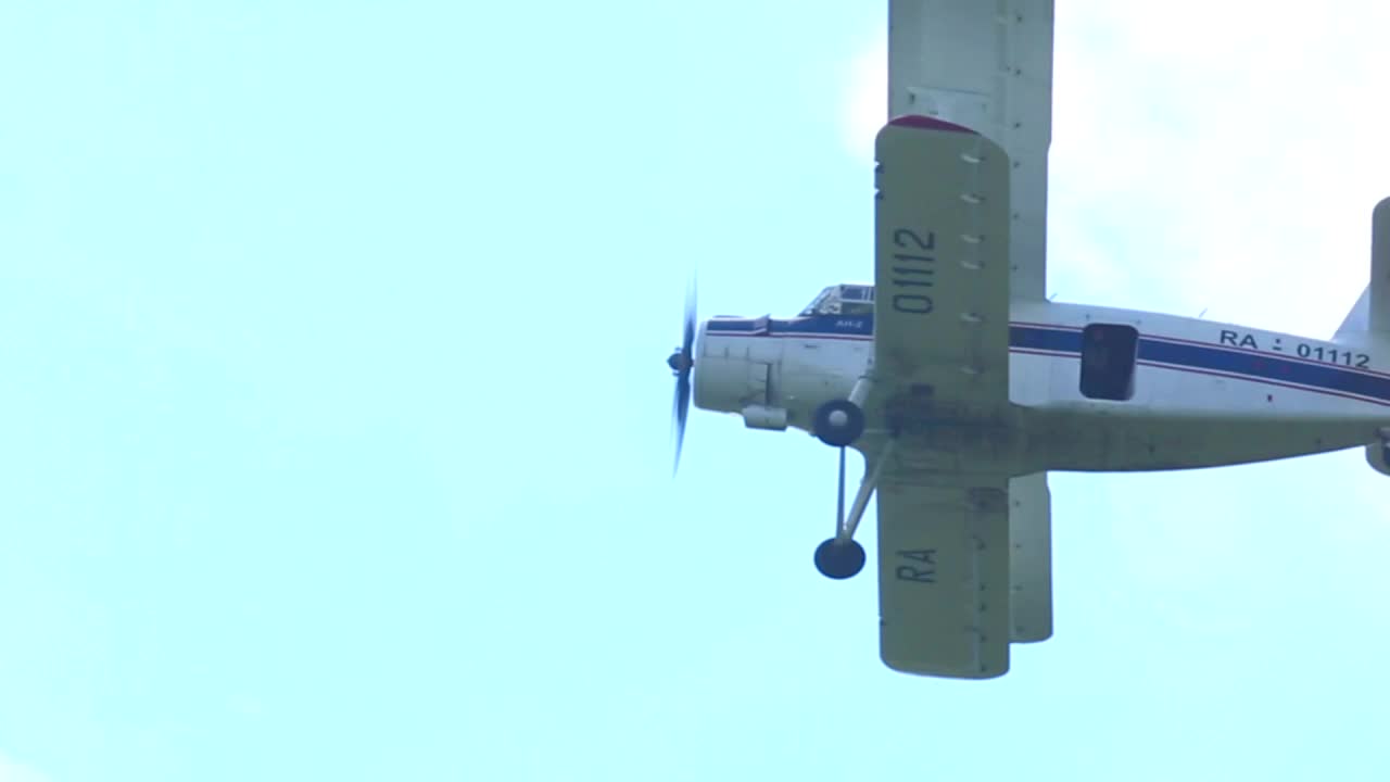 Stock Video Parachutes Jumping Out Of A Plane Live Wallpaper