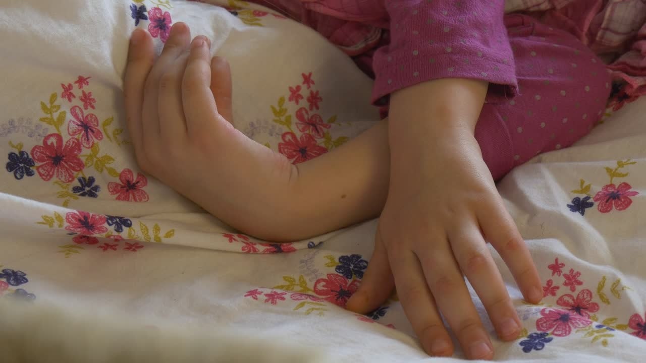 Stock Video Parent Caressing Girl Hands Live Wallpaper