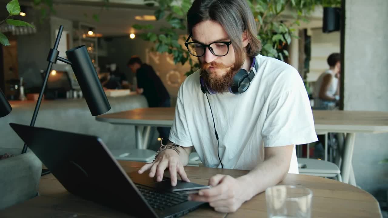 Stock Video Paying For An Online Purchase With A Credit Card Live Wallpaper