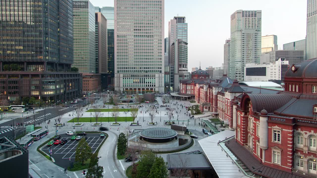 Stock Video People And Cars Moving In A City Of Large Buildings LargeLive Wallpaper