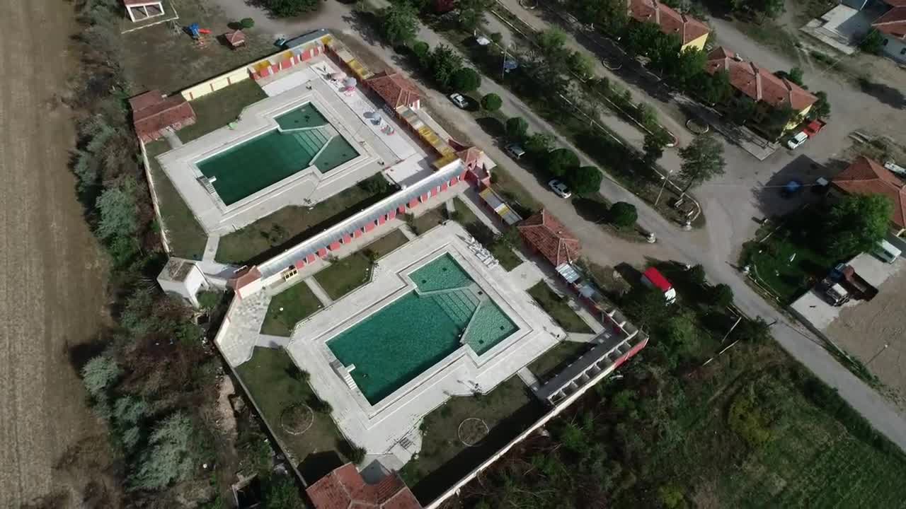 Stock Video People At A Salt Water Pool Live Wallpaper