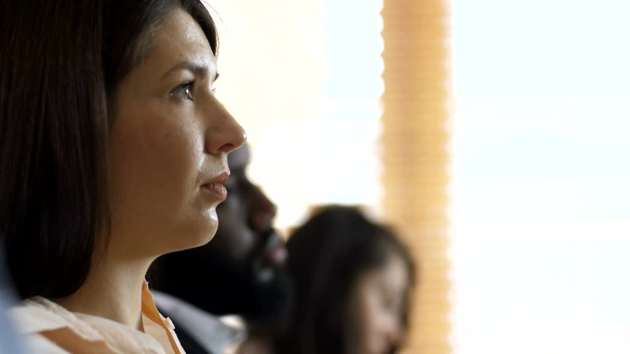 Stock Video People Listening To A Motivational Speaker Live Wallpaper