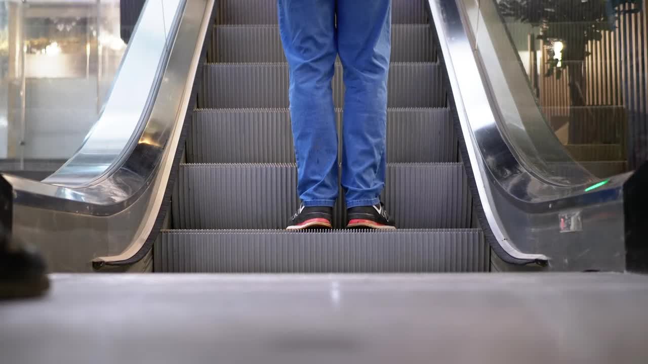 Stock Video People Walking Into The Escalator Live Wallpaper