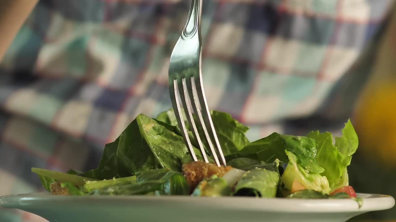 Stock Video Person Eating Salad Live Wallpaper
