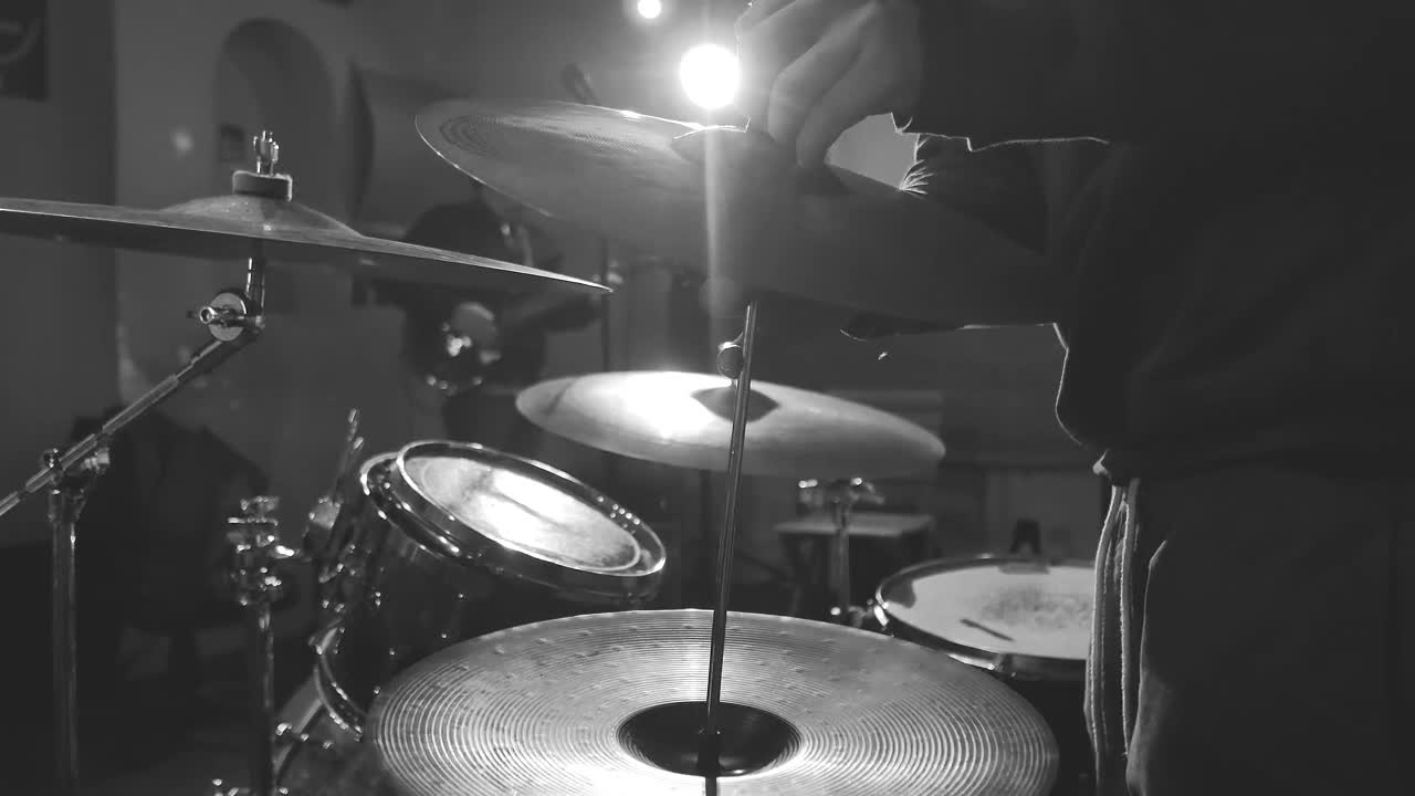 Stock Video Person Installs The Drums Dishes Live Wallpaper