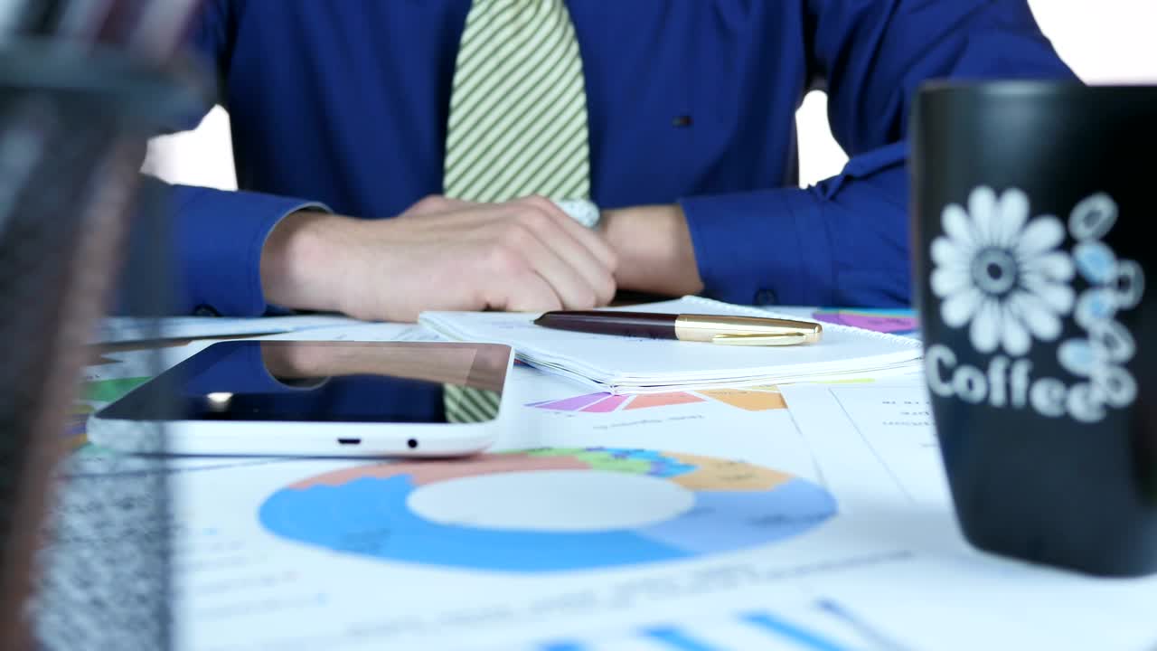 Stock Video Person Making Graphs On Paper Live Wallpaper