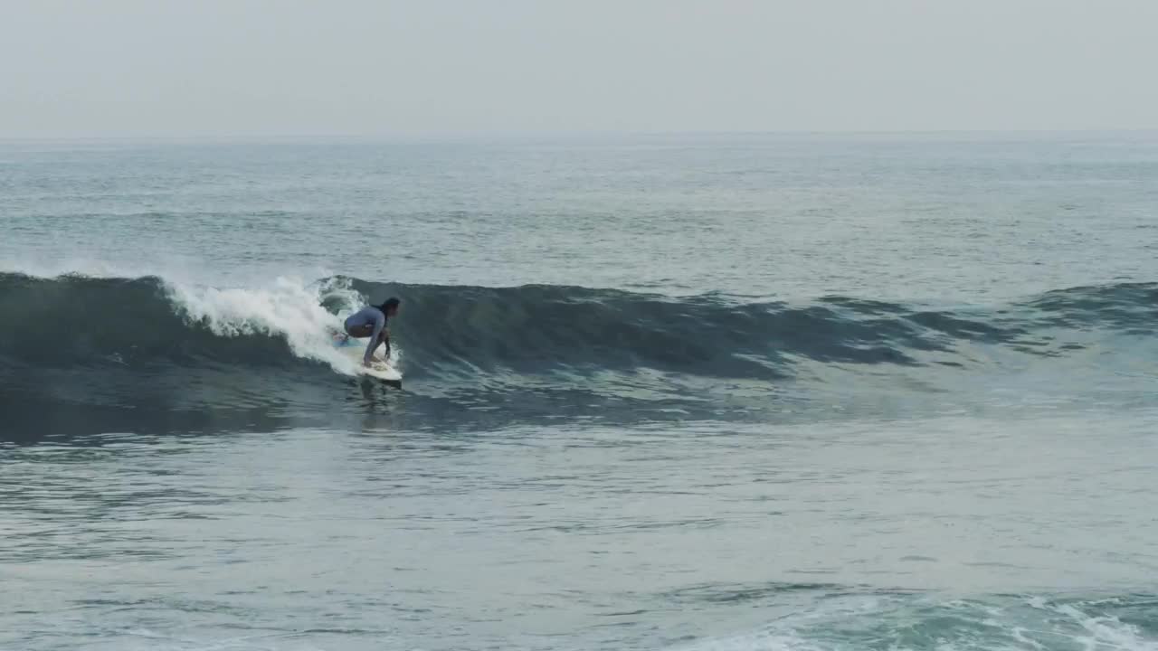 Video Stock Person Surfing Live Wallpaper Free