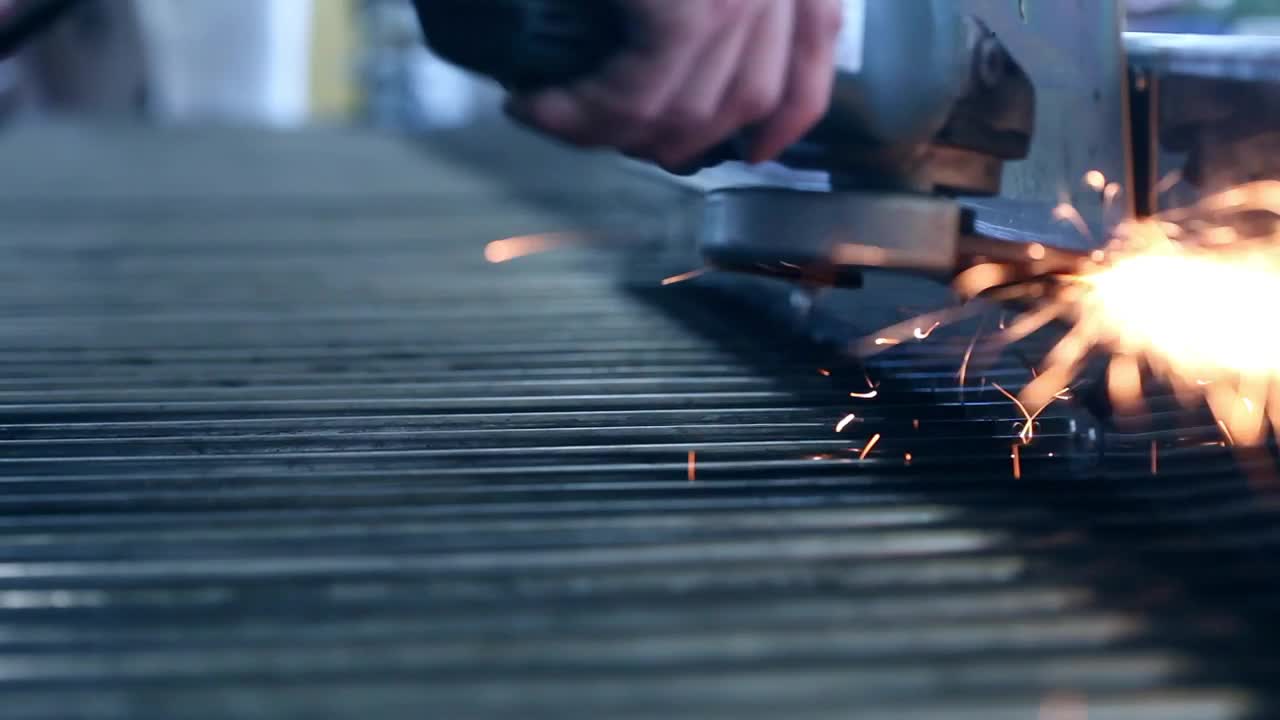 Video Stock Person Using An Industrial Grinder Live Wallpaper Free